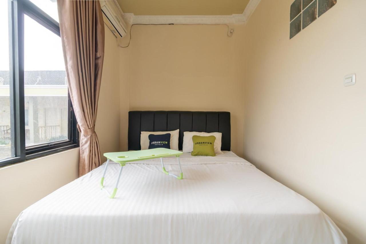 Urbanview Hotel Nugraha Palembang By Reddoorz Exterior foto