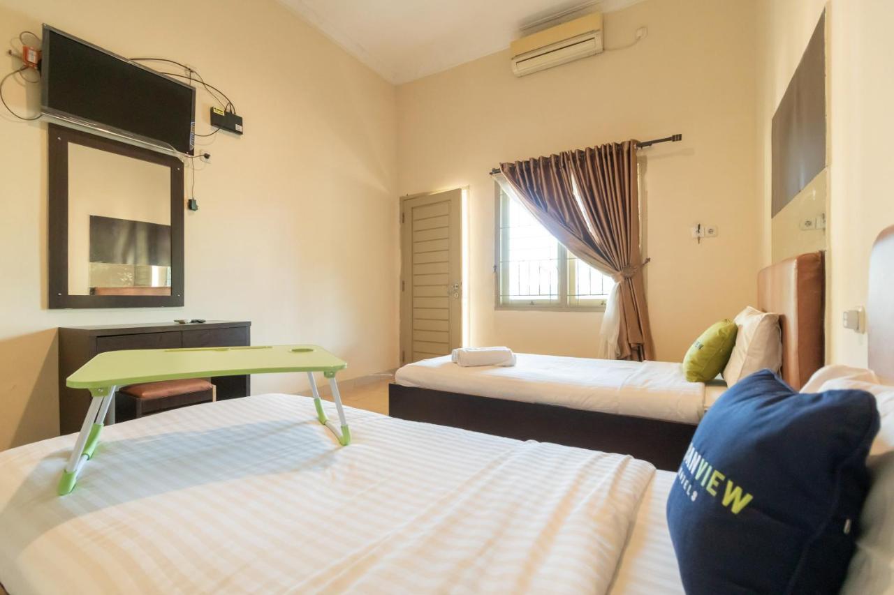 Urbanview Hotel Nugraha Palembang By Reddoorz Exterior foto