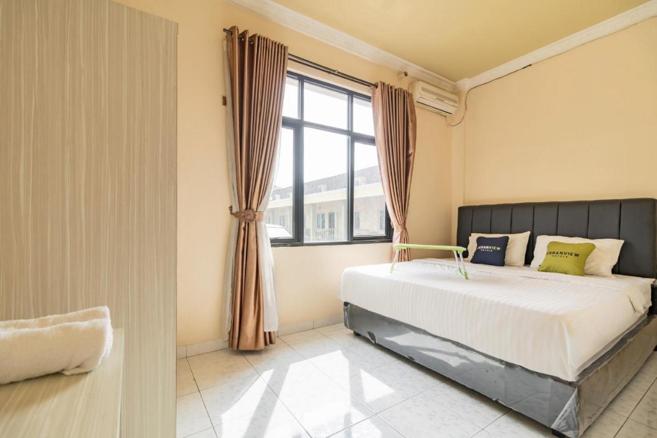 Urbanview Hotel Nugraha Palembang By Reddoorz Exterior foto