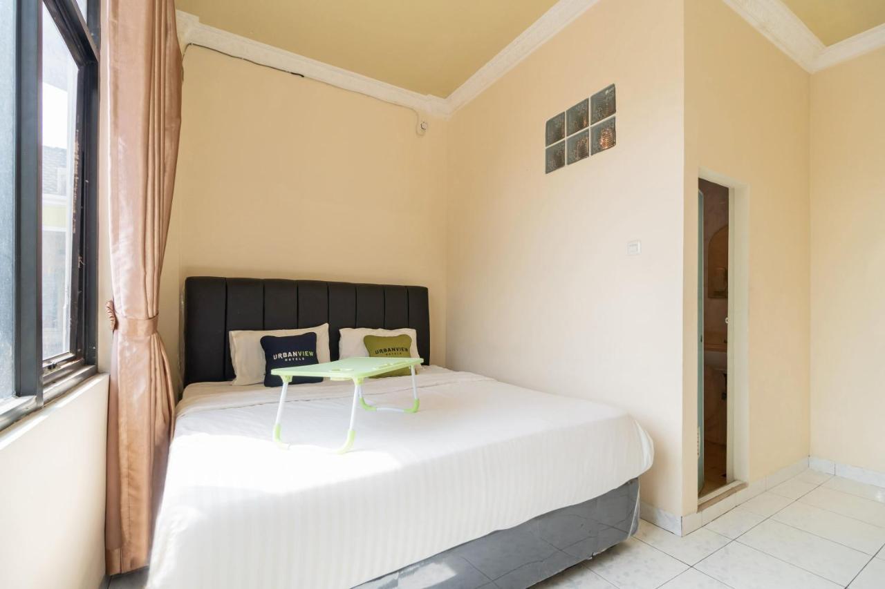 Urbanview Hotel Nugraha Palembang By Reddoorz Exterior foto